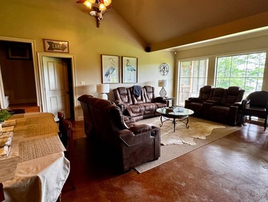 This exquisite four-bedroom camp, complemented by an attached - photo 12