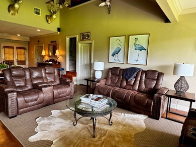 This exquisite four-bedroom camp, complemented by an attached - photo 13
