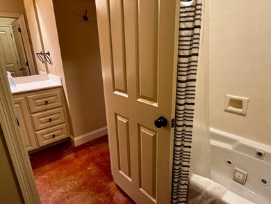This exquisite four-bedroom camp, complemented by an attached - photo 19