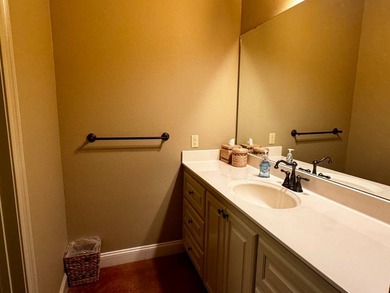 This exquisite four-bedroom camp, complemented by an attached - photo 20