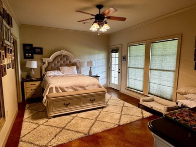 This exquisite four-bedroom camp, complemented by an attached - photo 22
