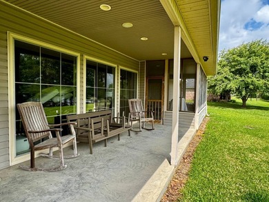 This exquisite four-bedroom camp, complemented by an attached - photo 27