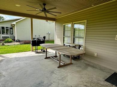 This exquisite four-bedroom camp, complemented by an attached - photo 28