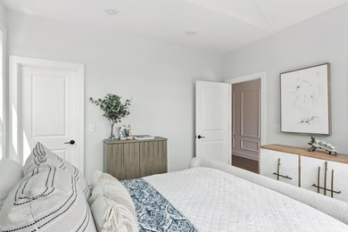 Welcome to the Oxford by GreenTech Homes, where timeless design - photo 6