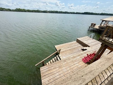 This exquisite four-bedroom camp, complemented by an attached - photo 38
