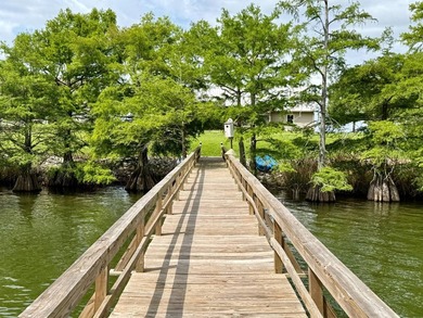 This exquisite four-bedroom camp, complemented by an attached - photo 41