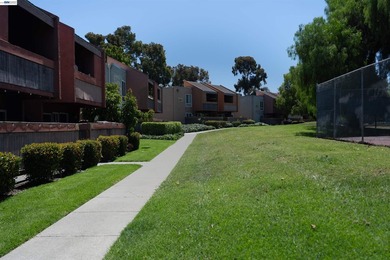Move-in-ready 1-bed, 1-bath condo located in the well-maintained - photo 3
