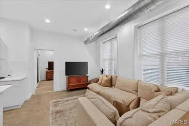 Welcome to your urban oasis - one of only two condos crowning