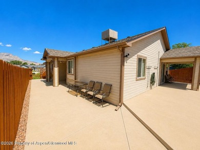 Welcome home to this beautifully maintained 3-bedroom, 2.5-bath - photo 15
