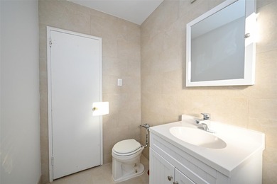 Welcome to your perfect urban retreat in North Riverdale! This - photo 15
