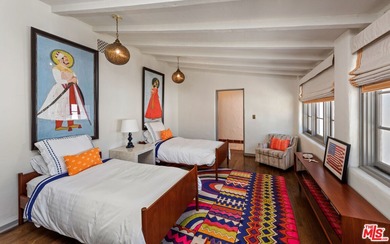 Introducing the Howard Hughes Estate, an iconic Spanish Revival - photo 32