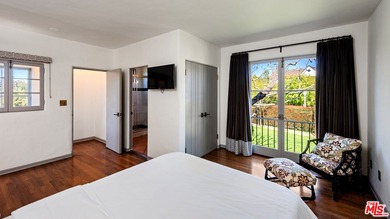 Introducing the Howard Hughes Estate, an iconic Spanish Revival - photo 37