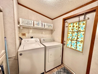 Don't miss this great opportunity! This 1999 double-wide offers - photo 5