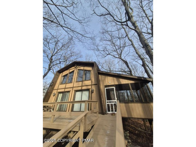 Mill Pond Home For Sale in Bushkill Pennsylvania