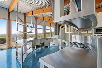 The Shipwreck House: inspired by the serpentine profiles found - photo 15
