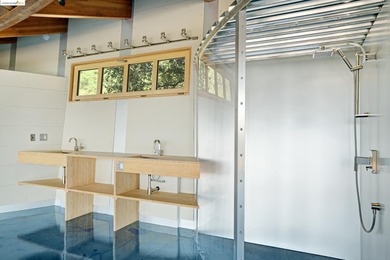The Shipwreck House: inspired by the serpentine profiles found - photo 28