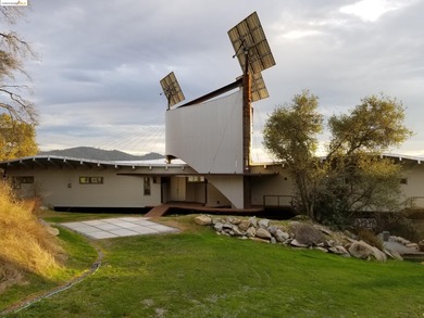 The Shipwreck House: inspired by the serpentine profiles found - photo 45