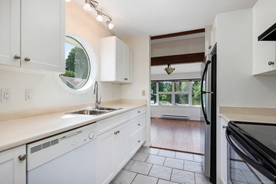 Top floor riverfront living in the heart of Courtenay! This - photo 6
