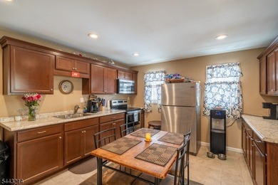 Welcome home to this move-in ready 3-bedroom ranch, perfectly - photo 9
