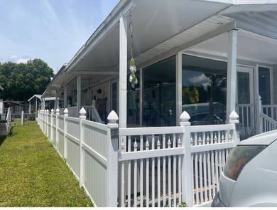 Beautiful Remodeled Mobile Home in Family Community - Tampa, FL - photo 7