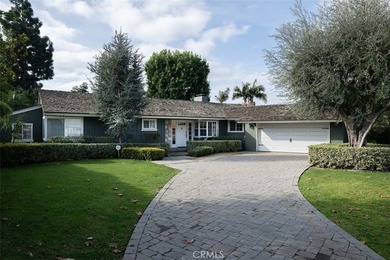 Fabulously upgraded Ranch-style home with guest house & pool on - photo 2