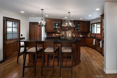 Fabulously upgraded Ranch-style home with guest house & pool on - photo 6