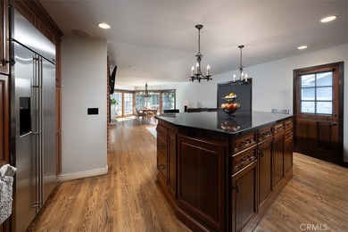 Fabulously upgraded Ranch-style home with guest house & pool on - photo 8