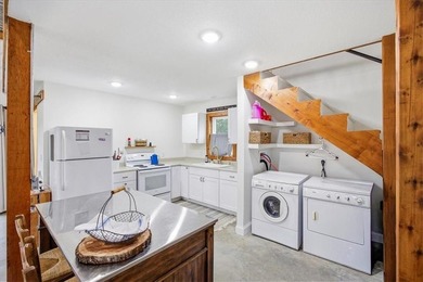 Charming 1 bed, 1 bath home with loft-style bedroom in the gated - photo 14