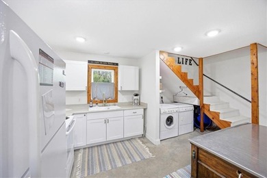 Charming 1 bed, 1 bath home with loft-style bedroom in the gated - photo 15