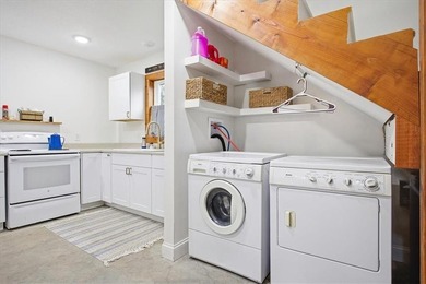 Charming 1 bed, 1 bath home with loft-style bedroom in the gated - photo 17