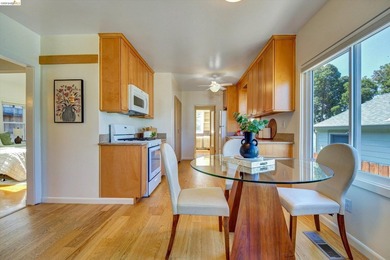 Welcome to 4080 Kuhnle Ave, a warm and inviting Oakland home - photo 9