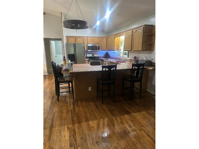 Discover this move-in-ready 3-bedroom, 2-bathroom single-family - photo 11