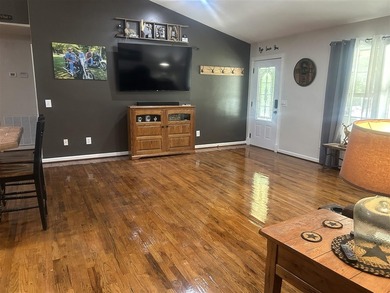 Discover this move-in-ready 3-bedroom, 2-bathroom single-family - photo 12
