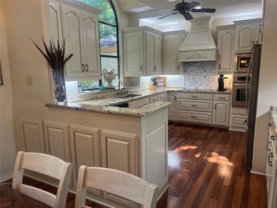 Stunning LAKEFRONT 4BD-3.5BA home privately nestled on a - photo 13