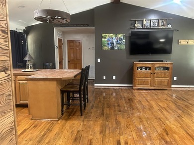 Discover this move-in-ready 3-bedroom, 2-bathroom single-family - photo 13