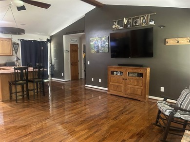 Discover this move-in-ready 3-bedroom, 2-bathroom single-family - photo 14
