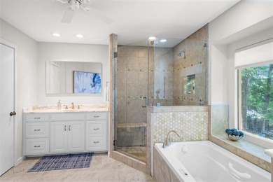 Stunning LAKEFRONT 4BD-3.5BA home privately nestled on a - photo 18