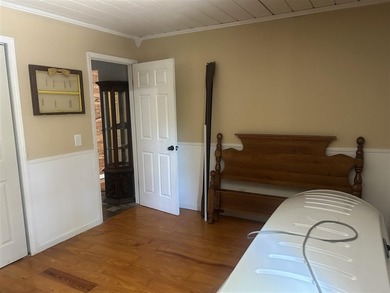 Discover this move-in-ready 3-bedroom, 2-bathroom single-family - photo 19