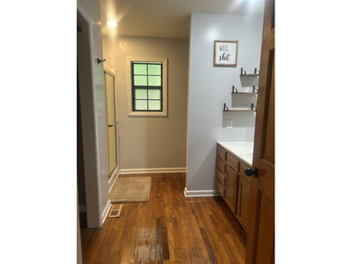 Discover this move-in-ready 3-bedroom, 2-bathroom single-family - photo 25