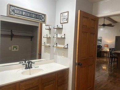 Discover this move-in-ready 3-bedroom, 2-bathroom single-family - photo 27