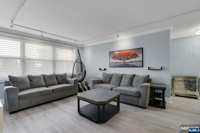 East facing, bright, low floor one bedroom in full service