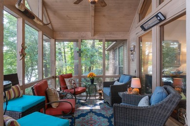 Stunning LAKEFRONT 4BD-3.5BA home privately nestled on a - photo 30