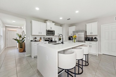 Welcome to this upgraded 3-bedroom, 2-bathroom single-family - photo 4