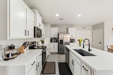 Welcome to this upgraded 3-bedroom, 2-bathroom single-family - photo 5
