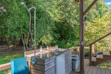 Stunning LAKEFRONT 4BD-3.5BA home privately nestled on a - photo 38