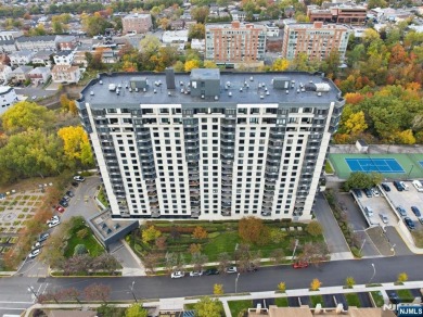 Hudson River Condo For Sale in Fort Lee New Jersey