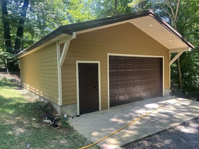 Discover this move-in-ready 3-bedroom, 2-bathroom single-family - photo 41