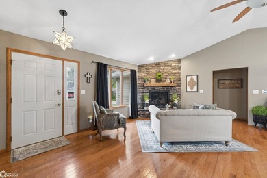 Beautifully updated and perfectly situated on Woodlane Drive - photo 4
