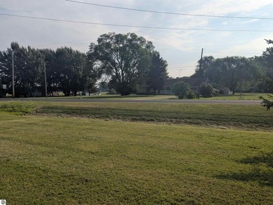 A welcoming 3 bedroom, 1 bath house on an acre just outside the - photo 9