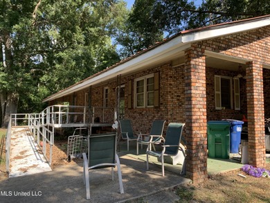 NICE 3 BEDROOM/ 2 BATHROOM HOME WITH HARDWOOD FLOORS THROUGHOUT